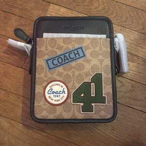 coach new york bag orgiginal price 328 usd if you have any questions pm me!!